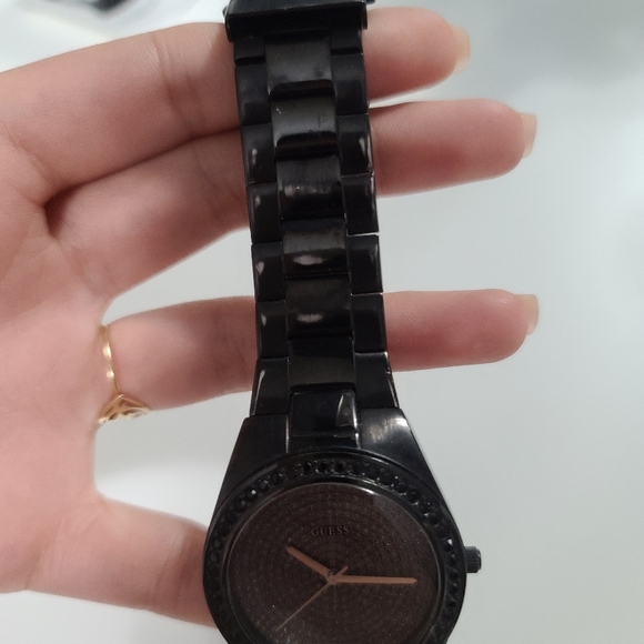Black Guess watch - Picture 4 of 5